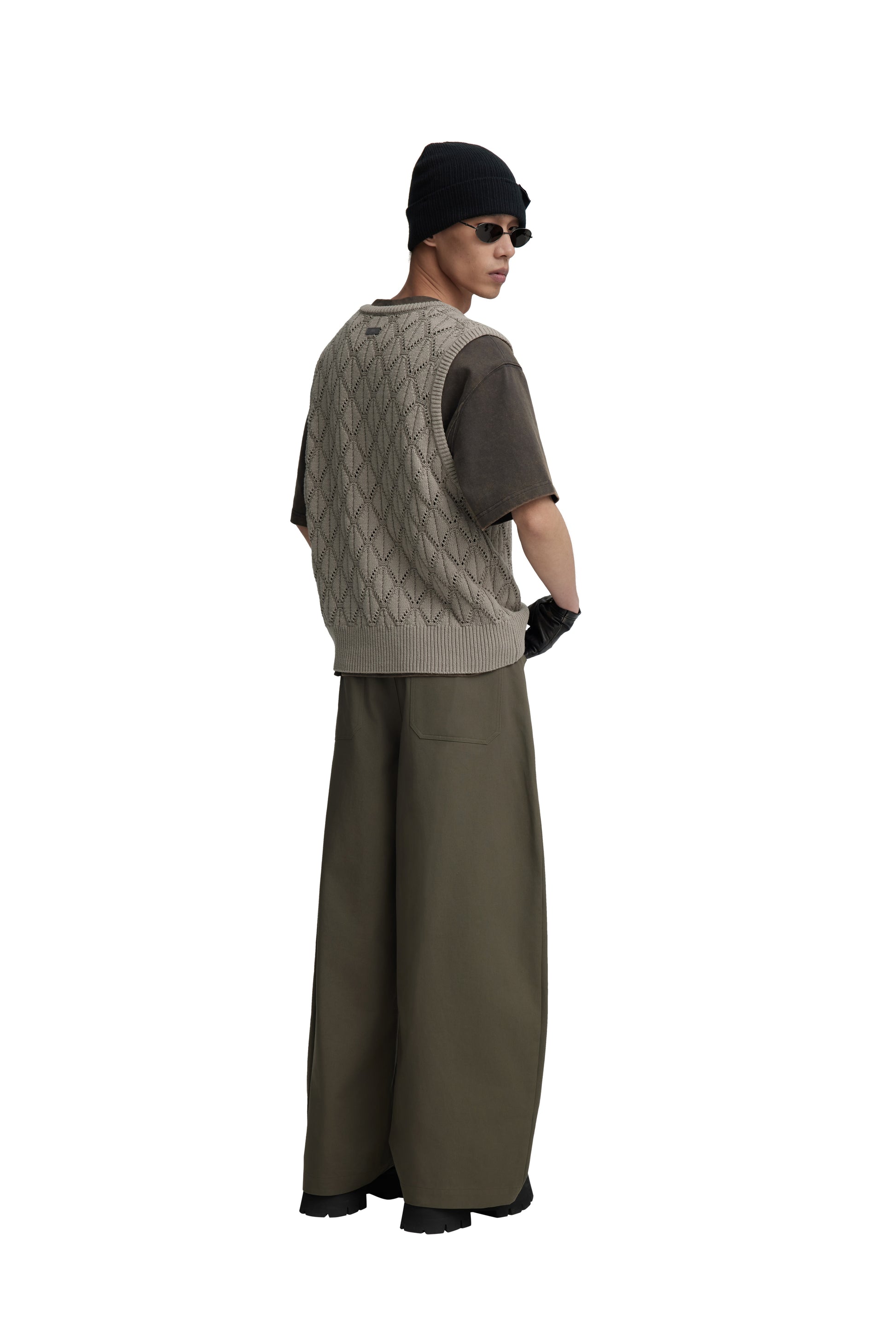 RESET V-NECK KNITTED VEST