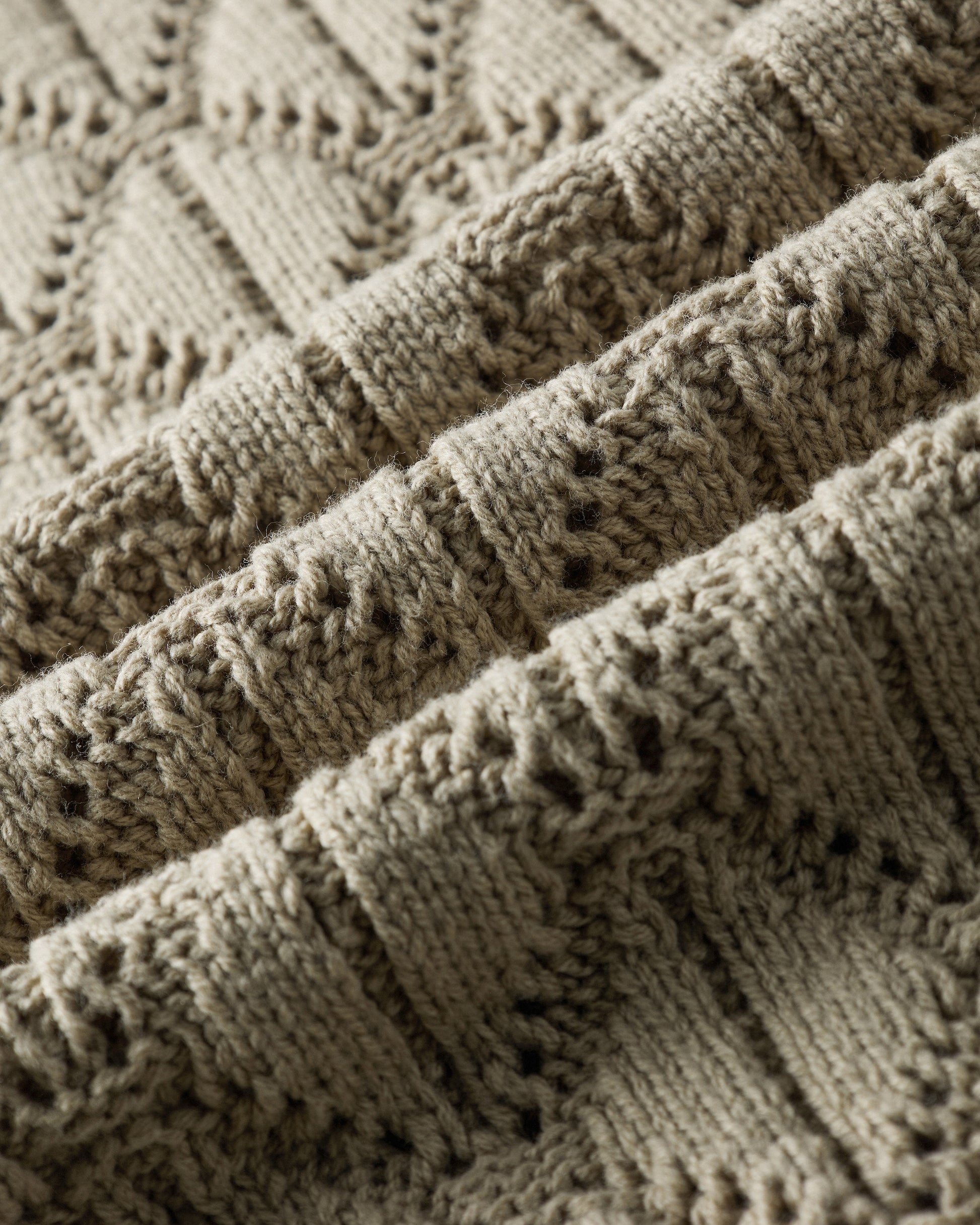 RESET V-NECK KNITTED VEST
